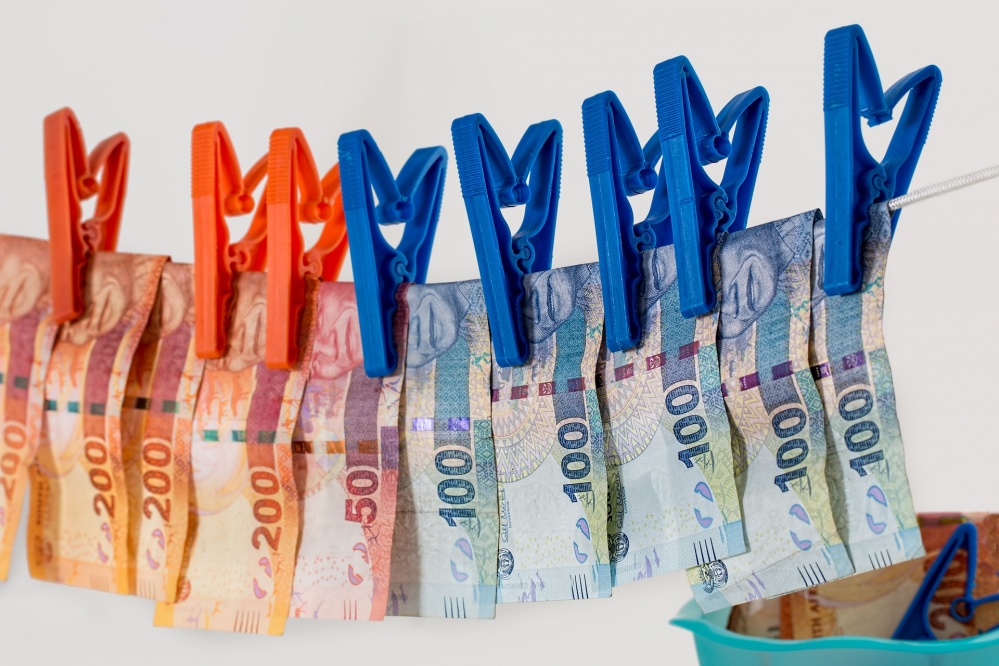 Pinigų plovimo ir teroristų finansavimo prevencijos teisinio reguliavimo naujienos ir atnaujinti LBAA procedūrų šablonai